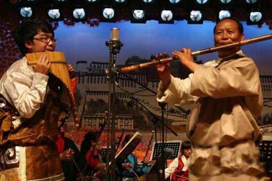 藏族少年多吉旺堆笛子独奏音乐会轰动音乐界-