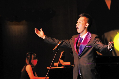 林俊独唱音乐会在南湖新区音乐厅唱响
