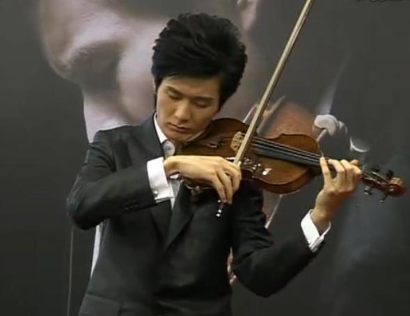 青年小提琴家唐韵获赠千万级阿玛蒂名贵古琴