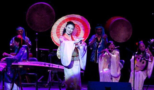 《东方世纪行》世界风情民族音乐会南京举行-