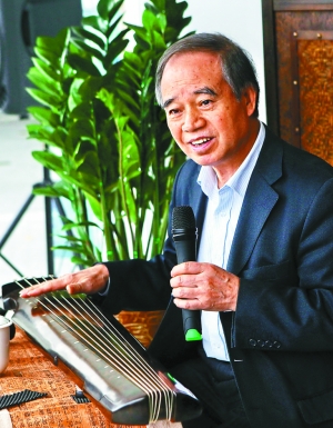 古琴大师李祥霆在深圳音乐厅奏响平沙落雁等著名琴曲一