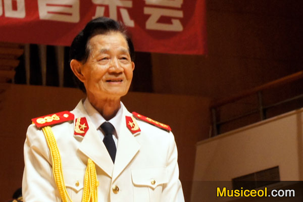 郑律成军旅作品音乐会在京举行--乐理视频教程