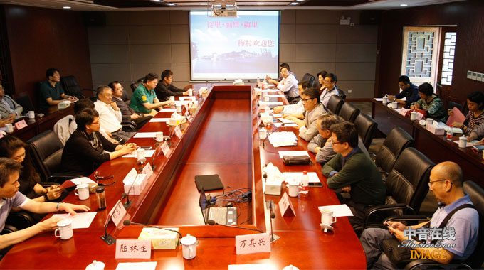第十届中国音乐金钟奖二胡比赛评委赴无锡梅村1.jpg