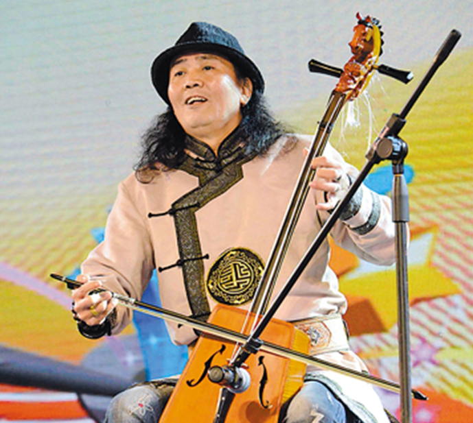 珠海市音乐家协会专场公益惠民演出在观音山举